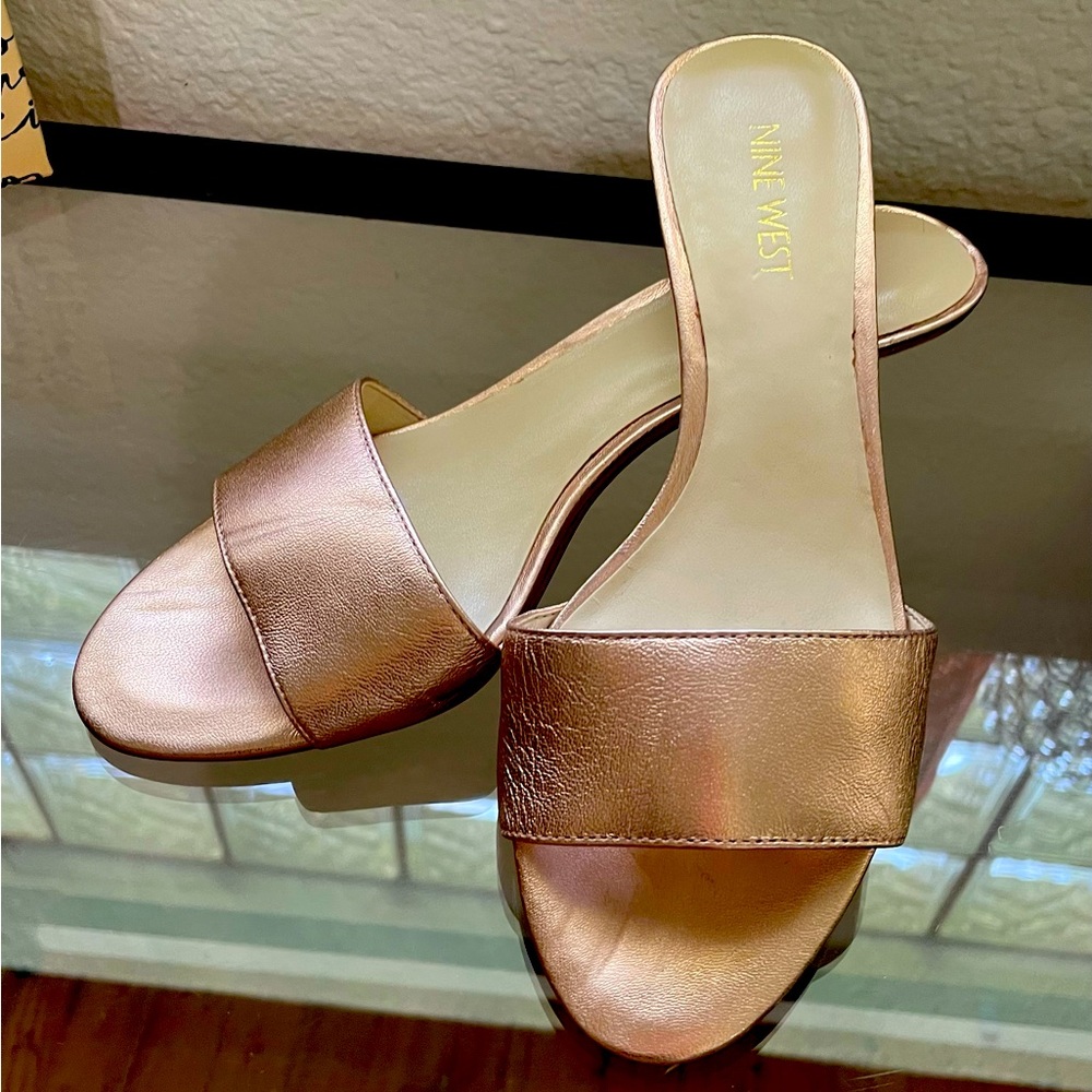 Nine West Peep Toe Mule In Rose Gold